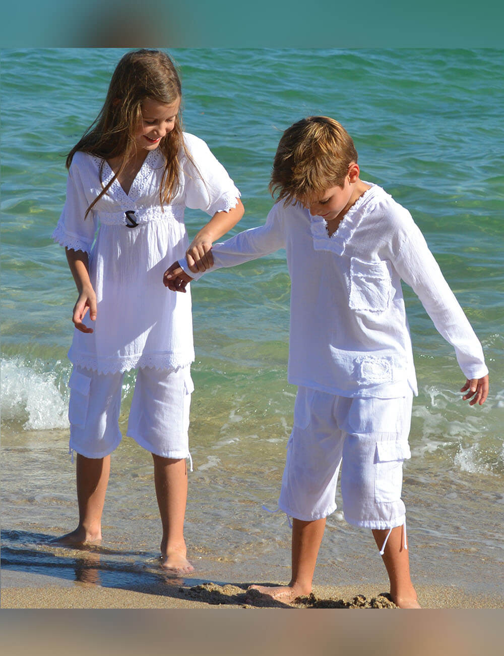 Girls V-Neck topcover up with a wood buckle 2 - Cotton Natural